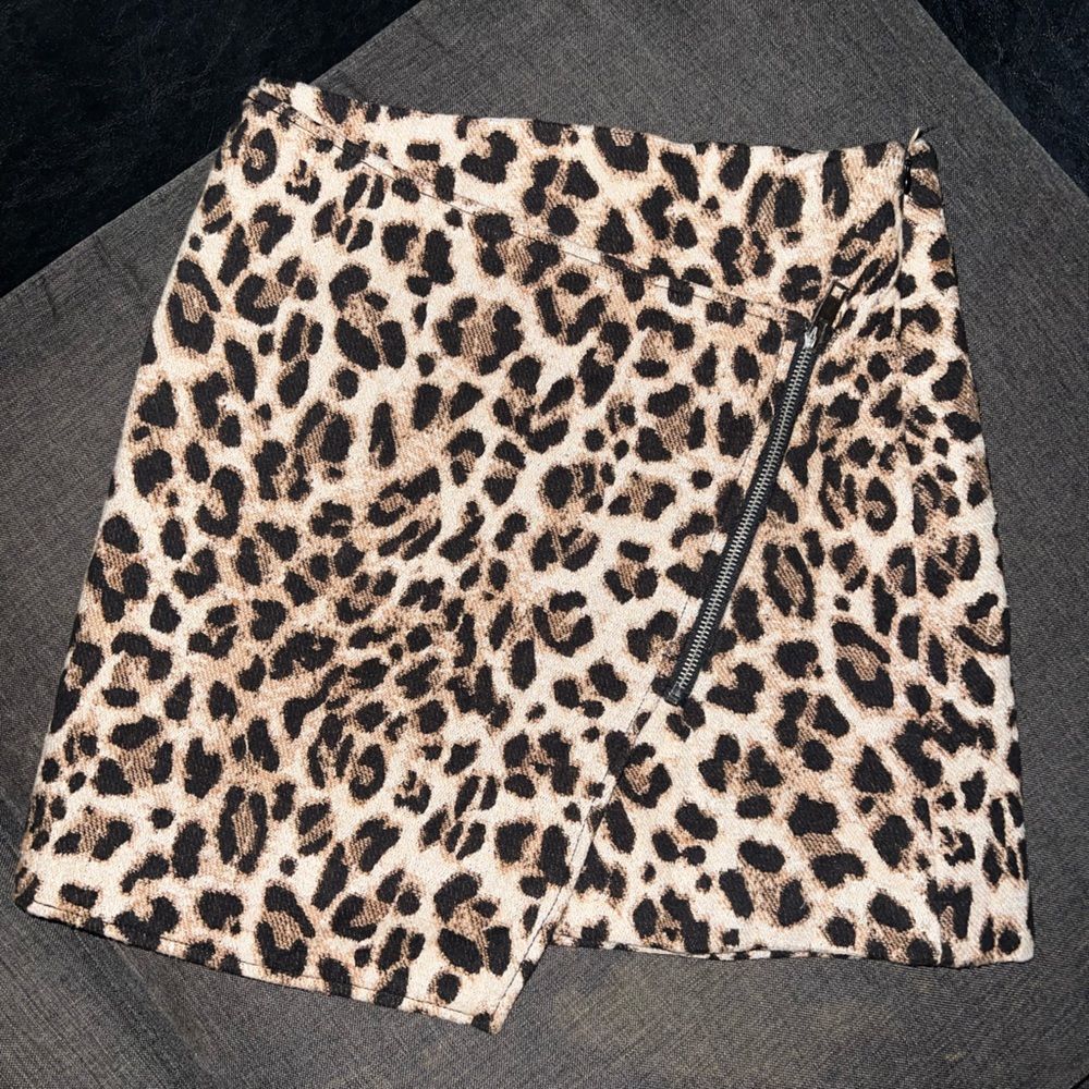 H&M asymmetrical leopard skirt